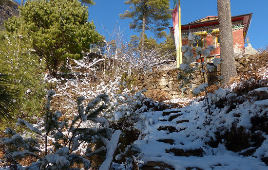 Trek to Monjo (2,900m)